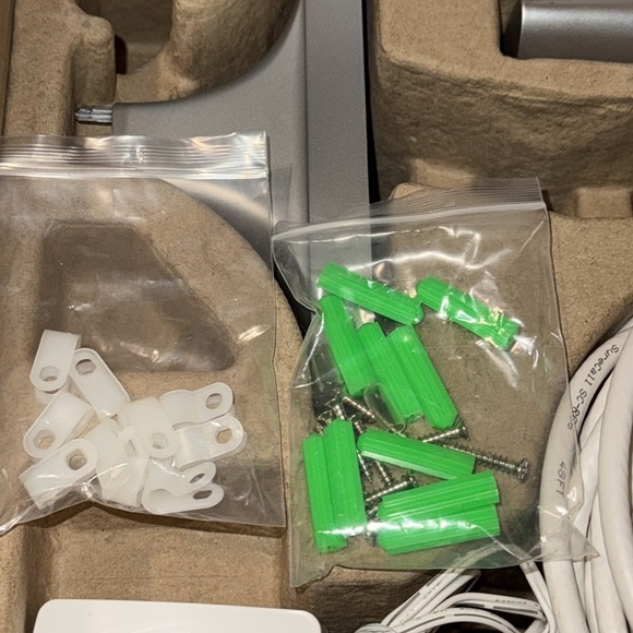 NWT SureCall Silver EZ 4G Cell Phone Signal Booster Up To 2k Sq. ft. 4G LTE Data - Picture 7 of 16